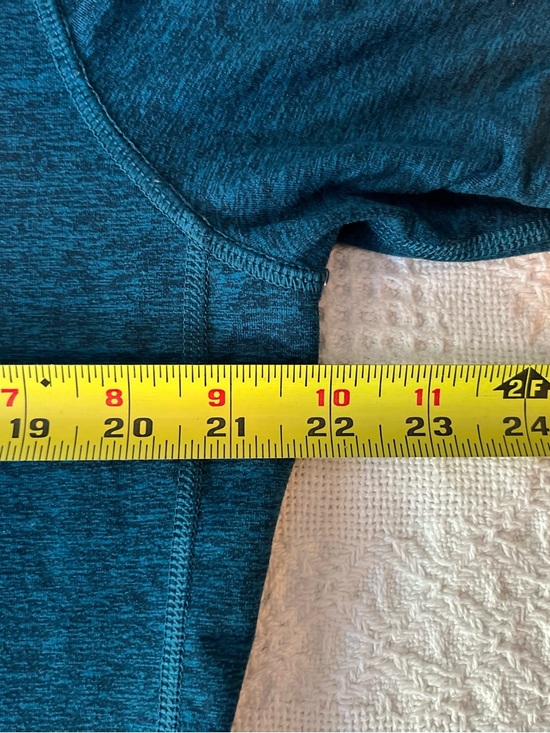 Nike Deep Teal Blue Heather Long Sleeve Runners Top with Peloton Sleeve Logo - Picture 9 of 11